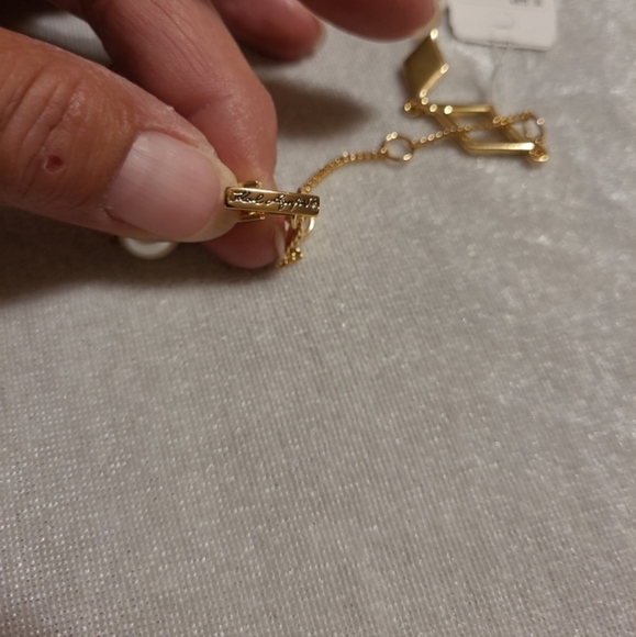 KARL LAGERFELD GOLD TONE WITH PEARLS AND CRYSTAL ACCENT EARRINGS & NECKLACE - Picture 6 of 8